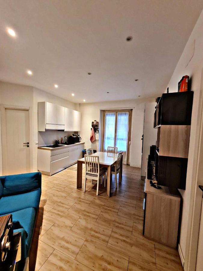 Modern Apartment Cozy Style ローマ エクステリア 写真