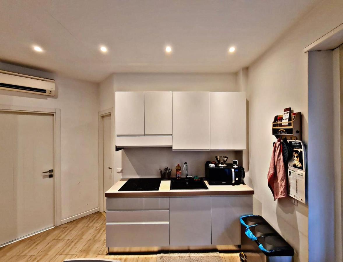 Modern Apartment Cozy Style ローマ エクステリア 写真