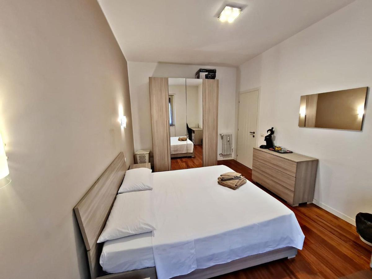 Modern Apartment Cozy Style ローマ エクステリア 写真